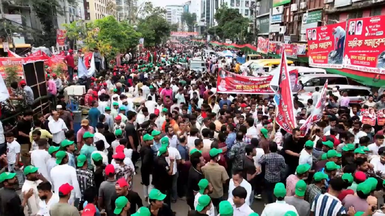 বিএনপির সমাবেশ শুরু, স্লোগান-মিছিলে মুখর নয়াপল্টন