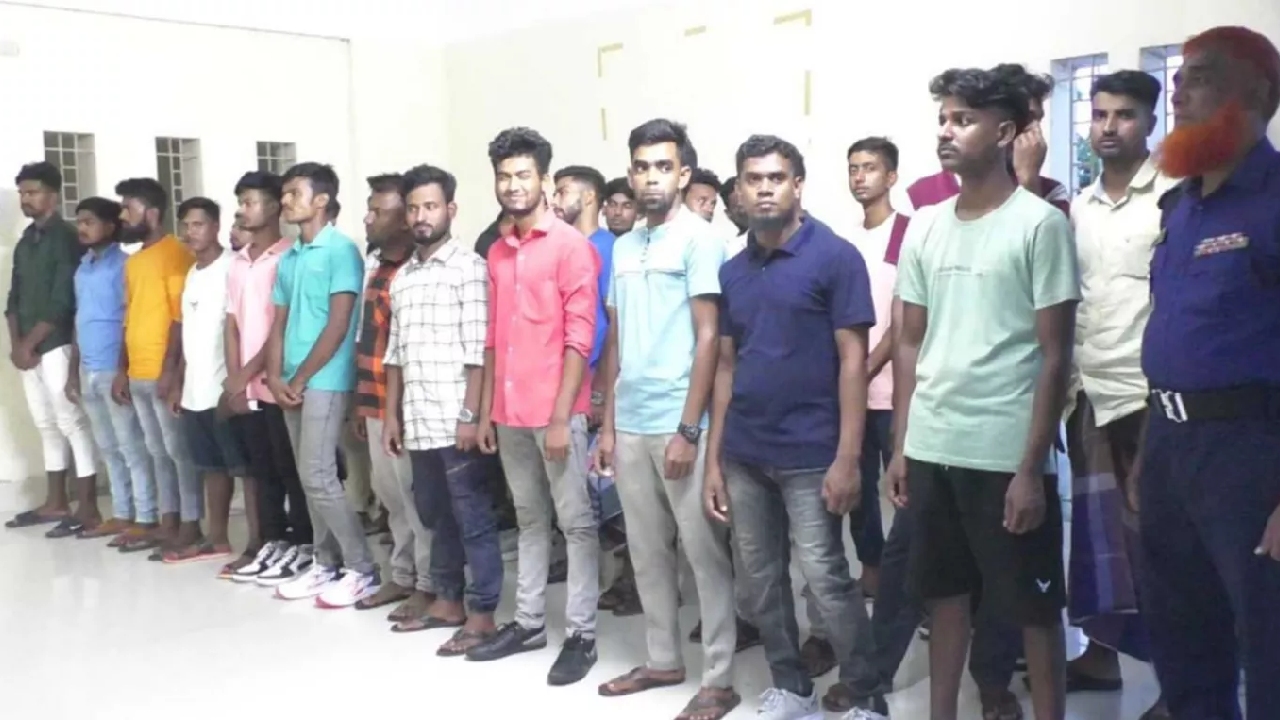ভারতে ১৭ মাস কারাভোগ শেষে দেশে ফিরলেন ৩৬ যুবক