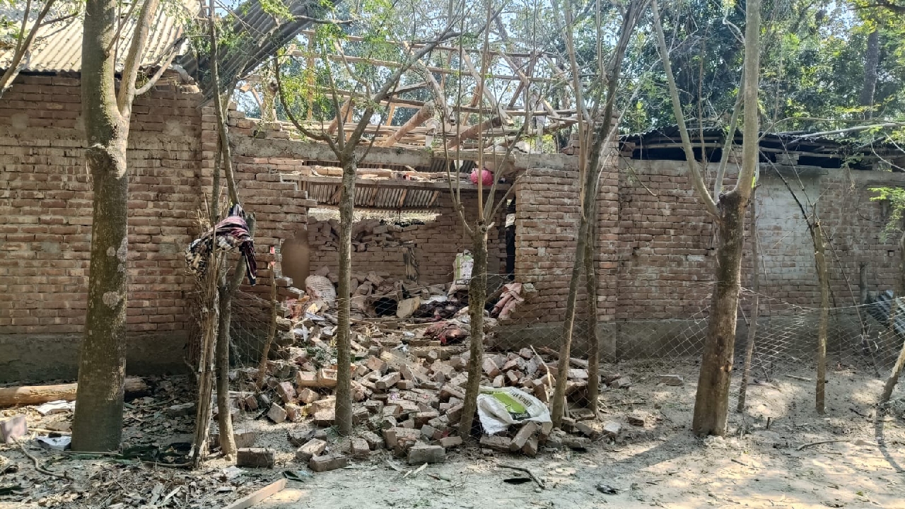চাঁপাইনবাবগঞ্জে ‘ককটেল’ তৈরির সময় বিস্ফোরণে নিহত ২, আহত ৩