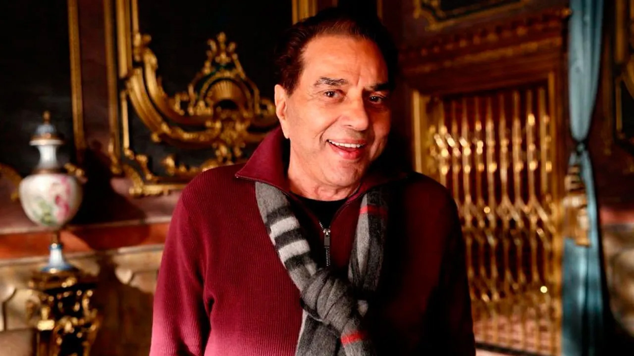 'সংবেদনশীল' চরিত্রে ধর্মেন্দ্র ছিলেন অনন্য।