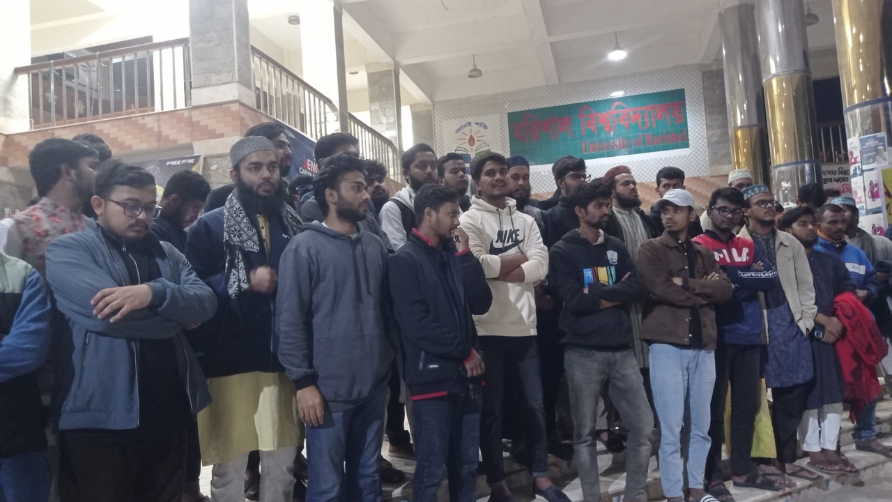 ওসমান হাদির ওপর গুলি: ববিতে বিক্ষোভ মিছিল