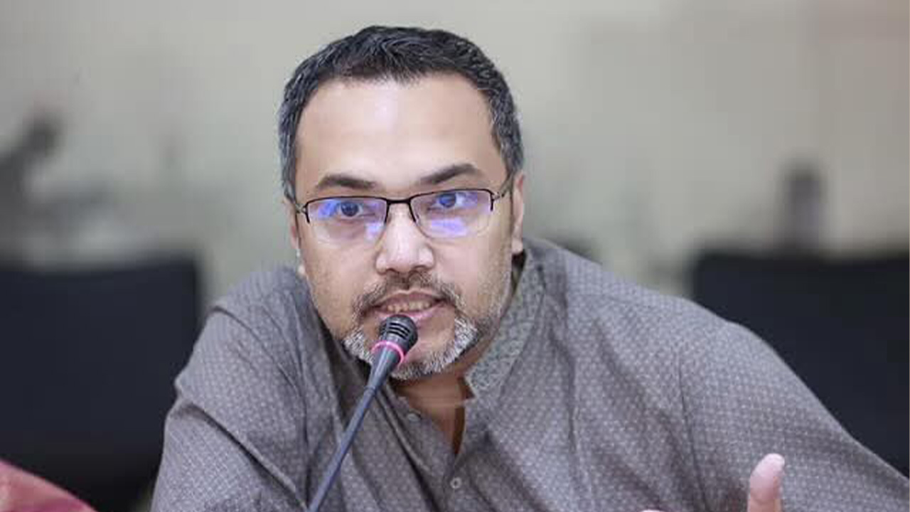 অন্যান্য দেশের তুলনায় তেলের দাম যথেষ্ট নিয়ন্ত্রণে আছে: মাহদী আমিন