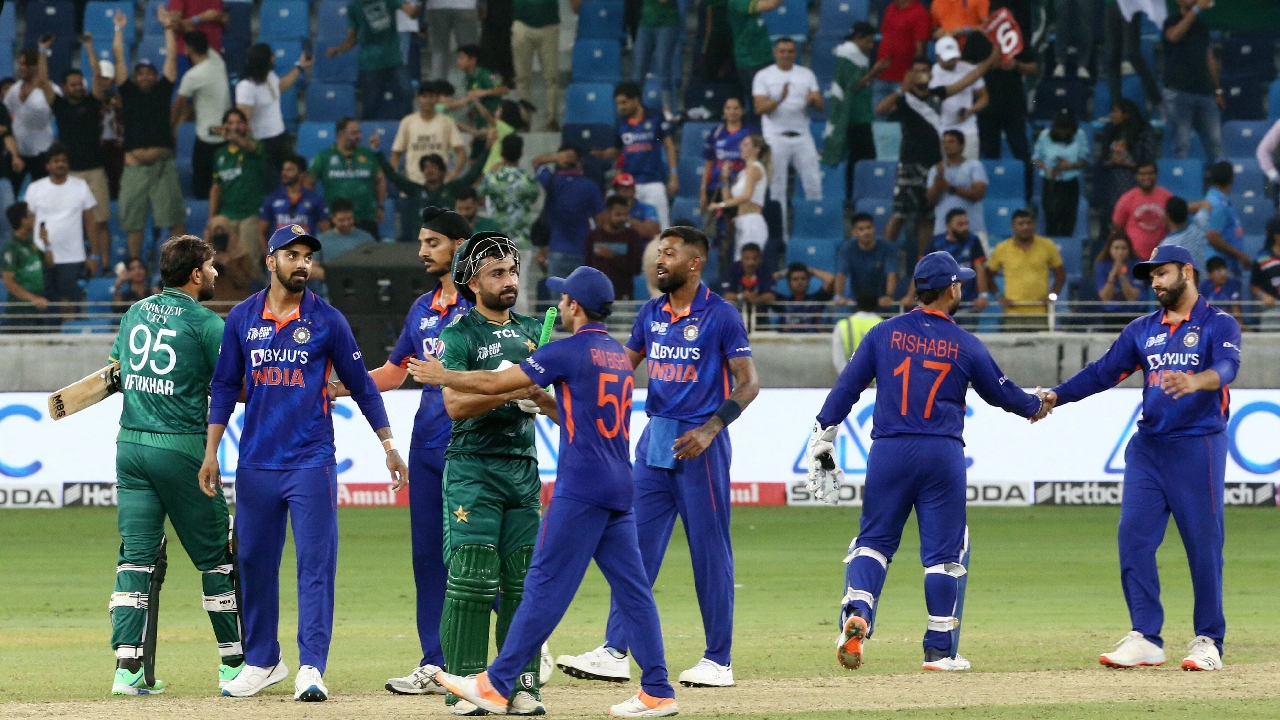 বয়কটের সিদ্ধান্ত প্রত্যাহার, ভারতের বিপক্ষে খেলবে পাকিস্তান