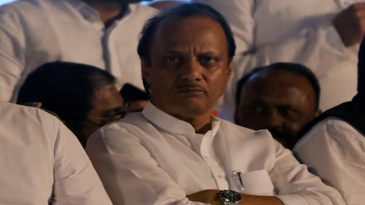 উড়োজাহাজ বিধ্বস্তে মহারাষ্ট্রের উপমুখ্যমন্ত্রী অজিত পাওয়ারসহ নিহত ৫