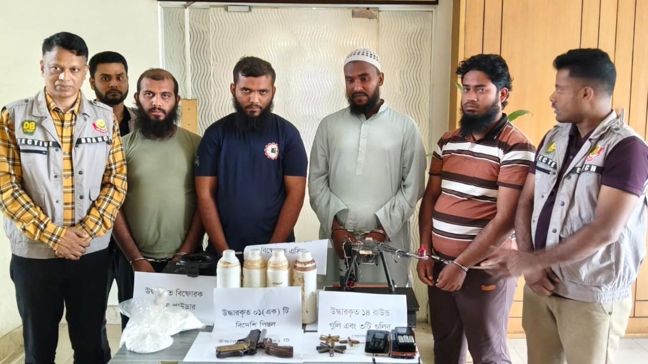 রাজধানীতে নিষিদ্ধ সংগঠন ‘আরসা’র চার সদস্য গ্রেপ্তার