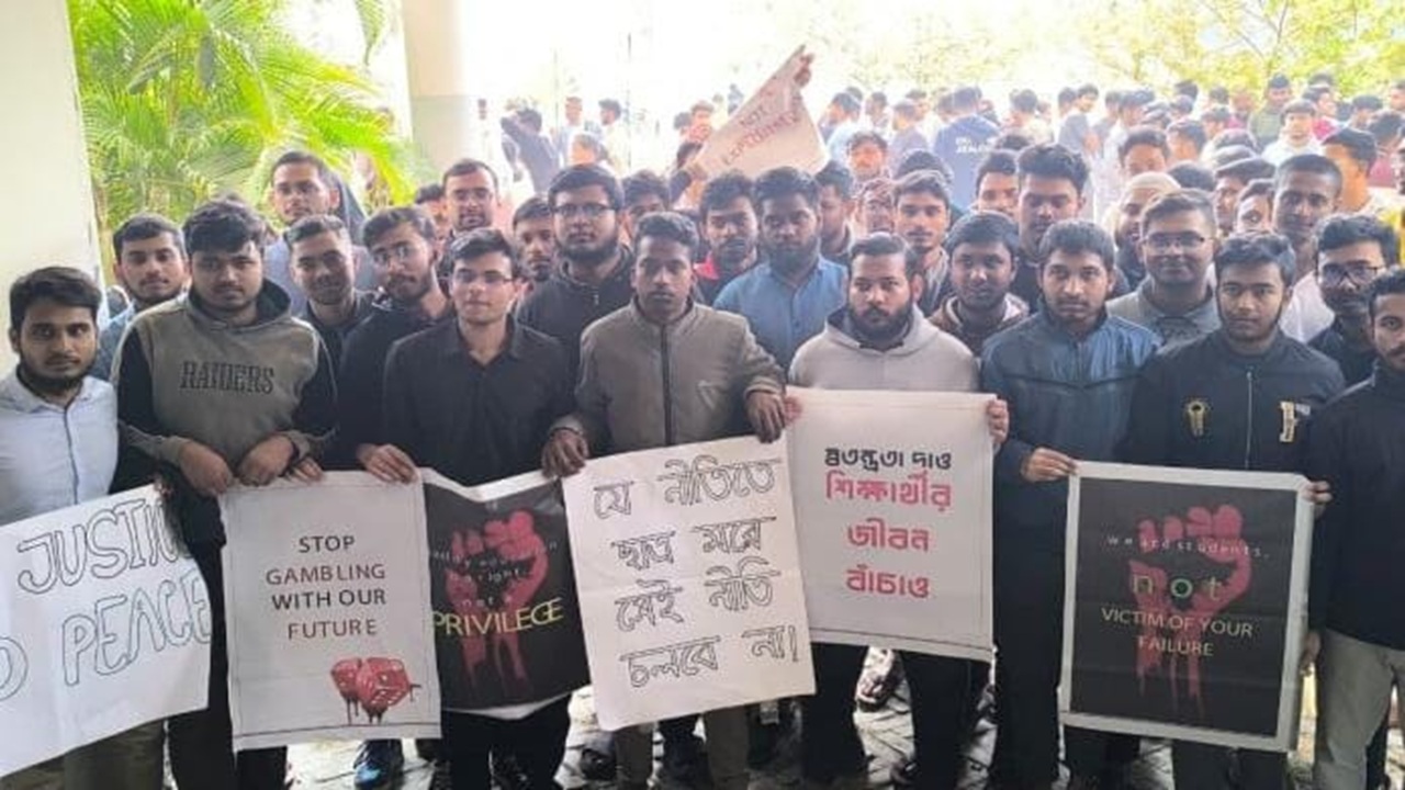 বরিশালে ইঞ্জিনিয়ারিং কলেজের শিক্ষার্থীদের শাটডাউন ঘোষণা