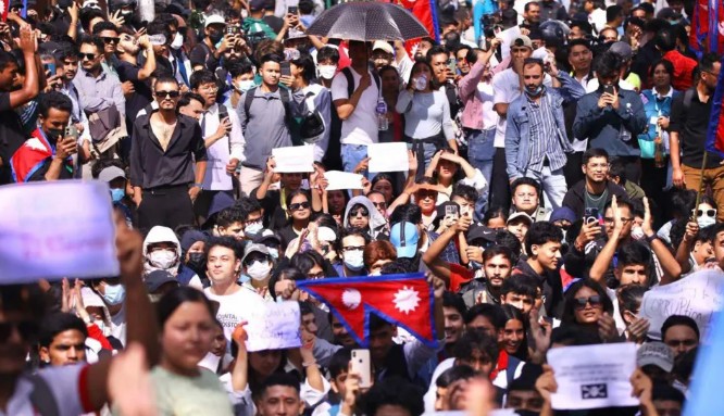 প্রাণঘাতী বিক্ষোভের পর নেপালে সোশ্যাল মিডিয়ার ওপর থেকে নিষেধাজ্ঞা প্রত্যাহার