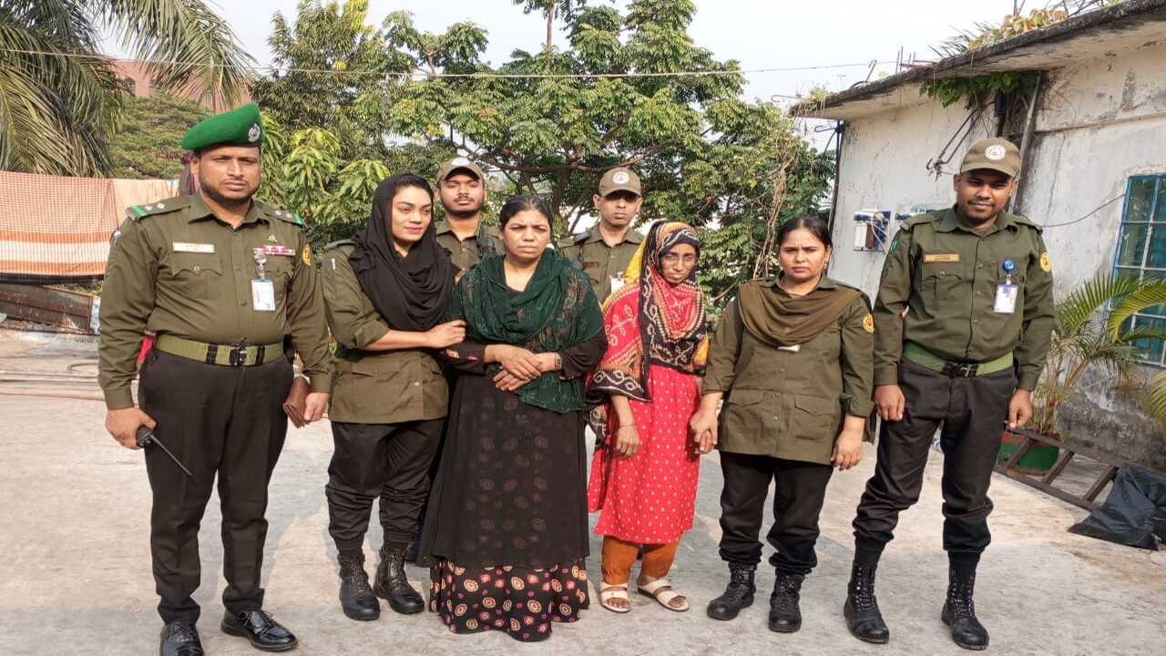 ঢামেকে শিশু পাচারের সময় আটক দুই নারী