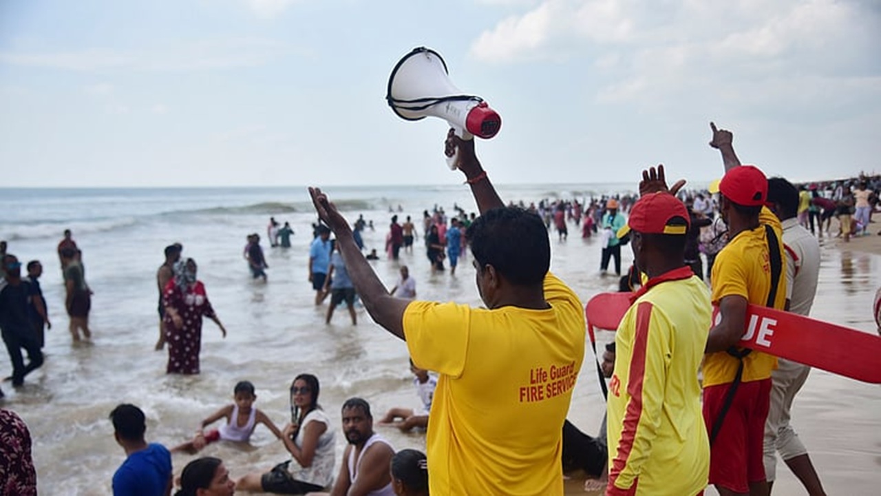 সন্ধ্যায় ভারতে আঘাত হানতে পারে ‘মোন্থা’