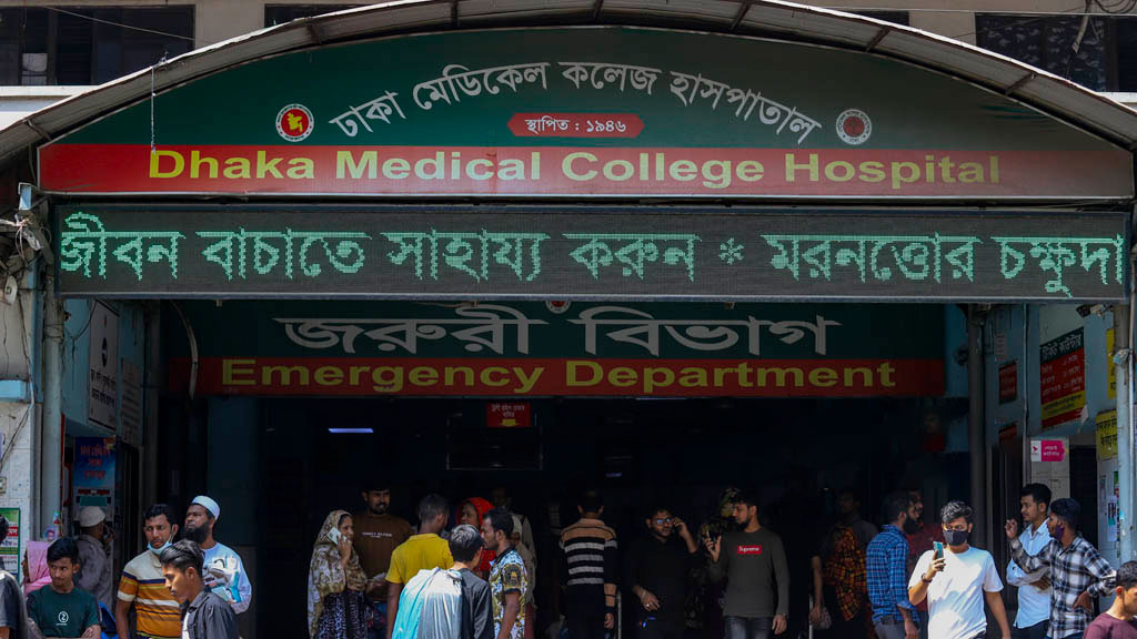 কদমতলীতে চুলার আগুনে একই পরিবারের ৫ জন দগ্ধ