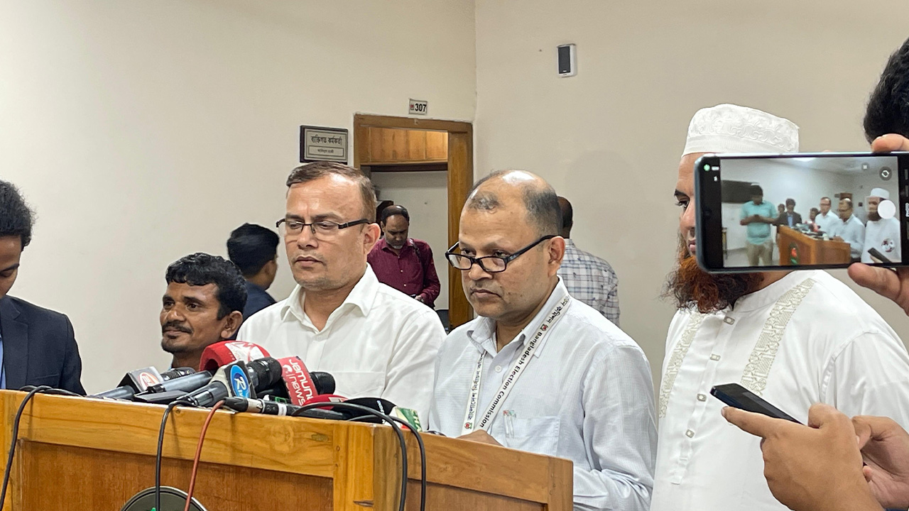 ৪৯ নারী বিনা প্রতিদ্বন্দ্বিতায় নির্বাচিত, বৃহস্পতিবার গেজেট