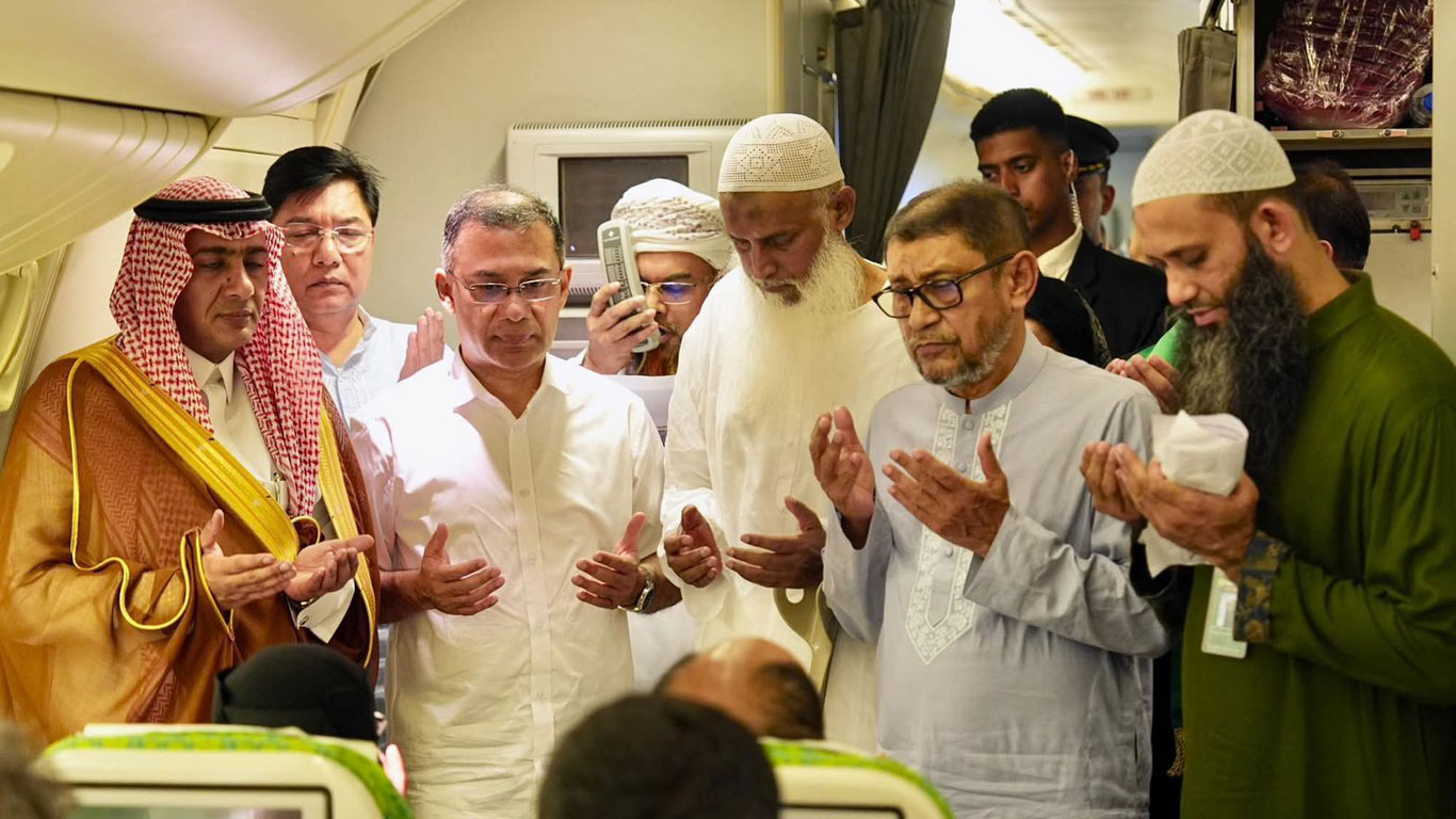 হজ ফ্লাইট উদ্বোধন করলেন প্রধানমন্ত্রী, দেশ ও জাতির কল্যাণে দোয়ার আহ্বান