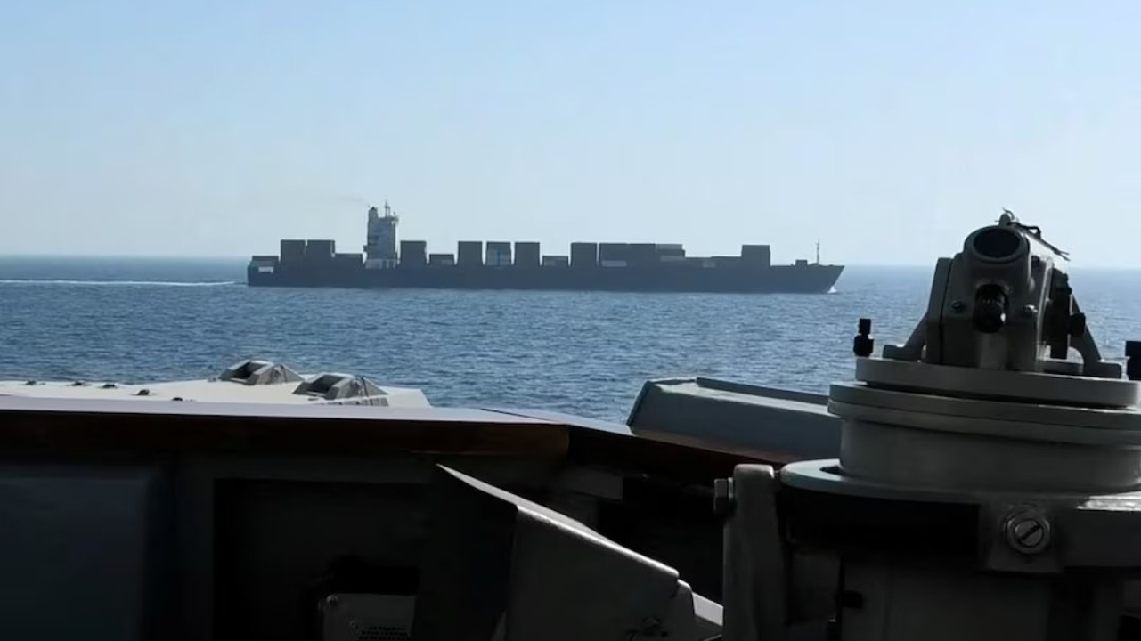 hormuz ship
