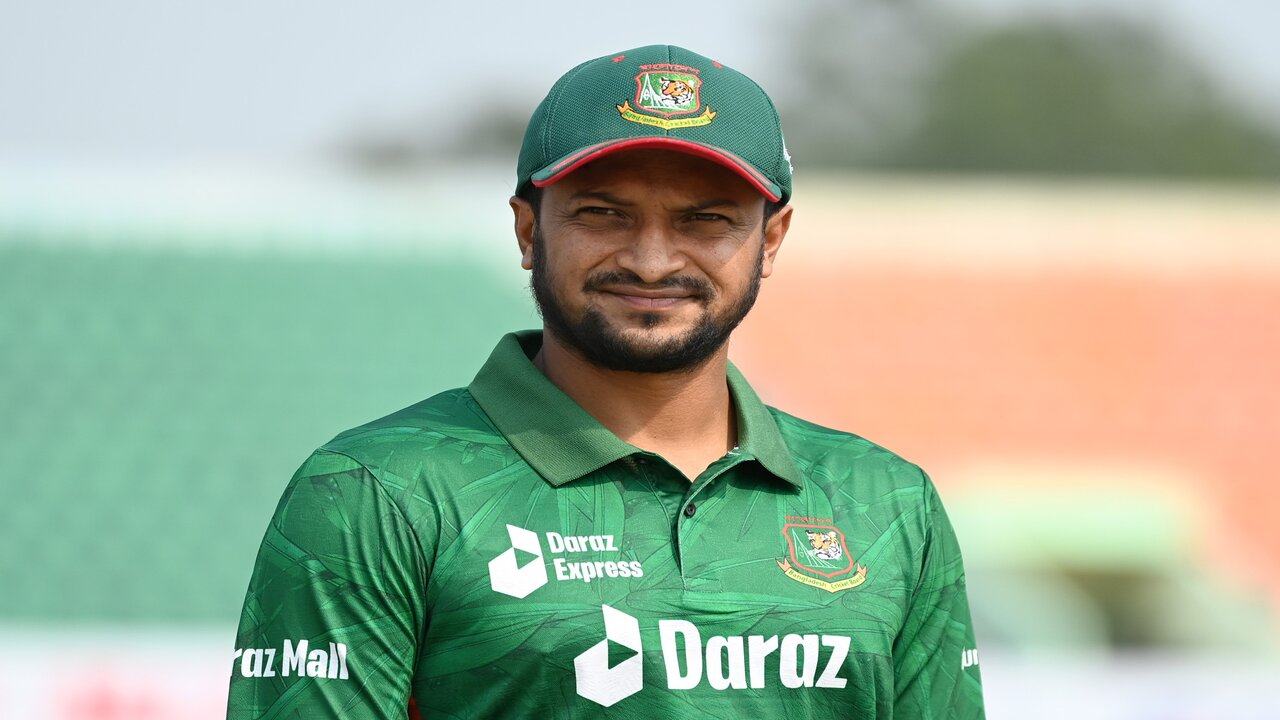 সাকিব আল হাসানকে দুদকে তলব