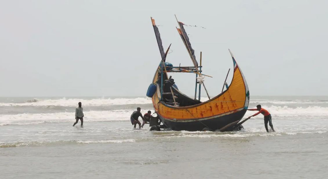 জ্বালানি সংকটের মধ্যেই শুরু হলো সাগরে ৫৮ দিনের মাছ ধরায় নিষেধাজ্ঞা