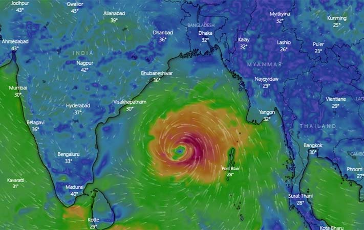 ধেয়ে আসছে ঘূর্ণিঝড় ‘মন্থা’