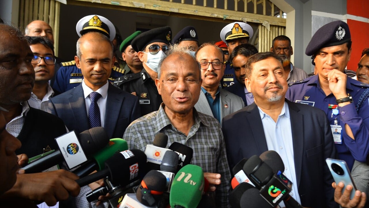 দেশে আওয়ামী লীগের গুটিকয়েক সমর্থক আছে: স্বরাষ্ট্র উপদেষ্টা