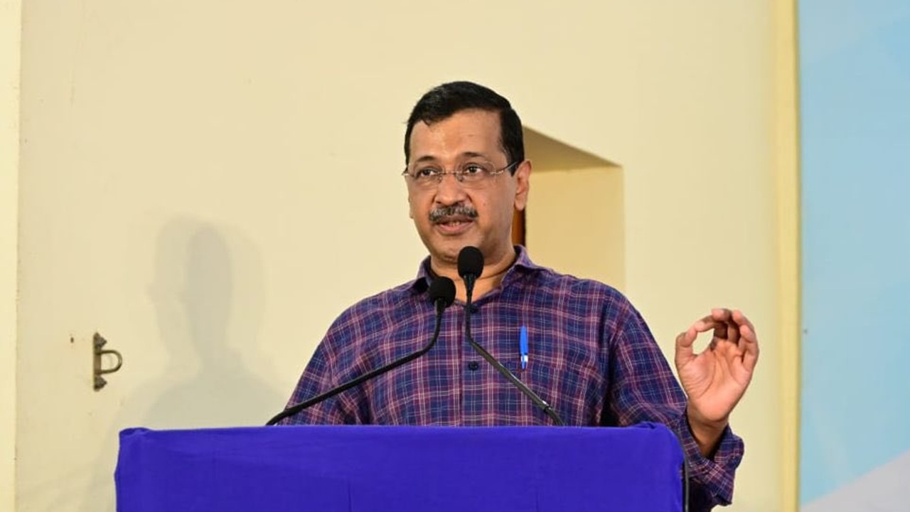 বেকসুর খালাস কেজরিওয়াল, কেঁদে ফেললেন আদালতেই