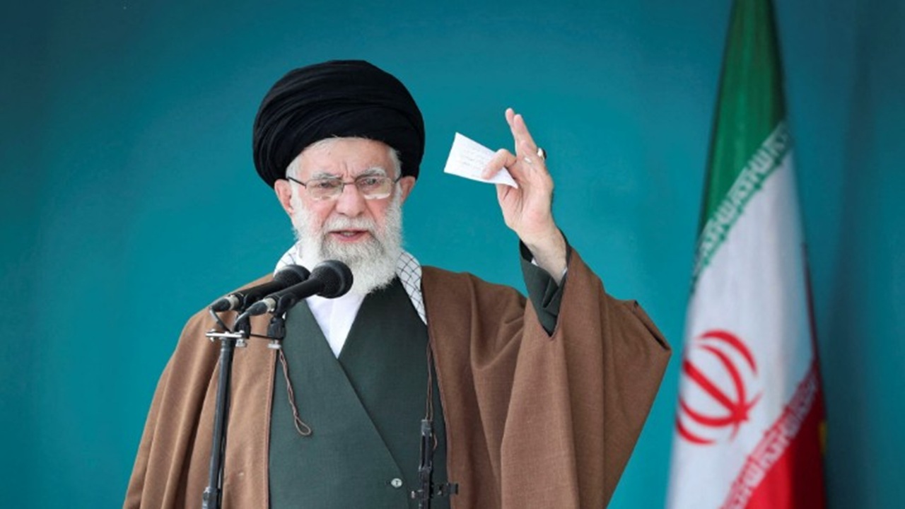 khameni 4