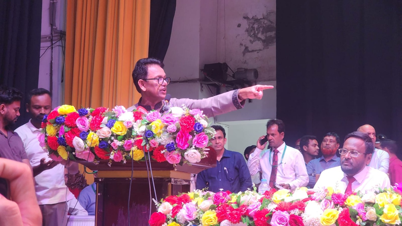 ‘ভয় পাওয়ার কোনো কারণ নেই’, শিক্ষার্থীদের আশ্বাস দিলেন শিক্ষামন্ত্রী