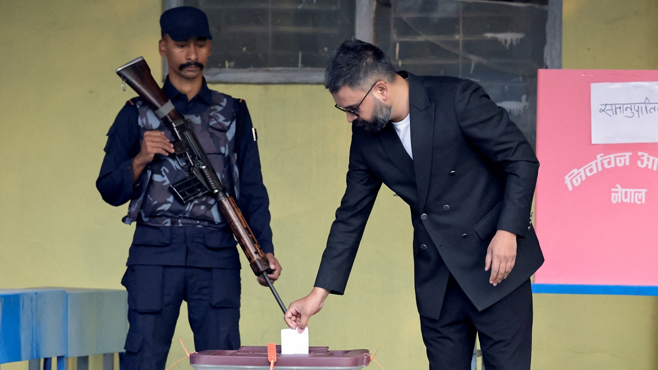 নেপালে নির্বাচন: পুরনো রাজনীতিকে ছুড়ে ফেলে এগিয়ে ‘জেন জি’