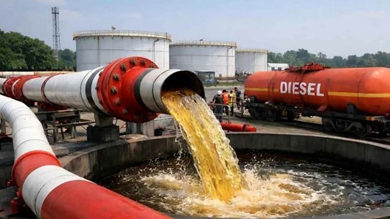 এপ্রিলে ভারত থেকে আসছে ২৫ হাজার টন ডিজেল