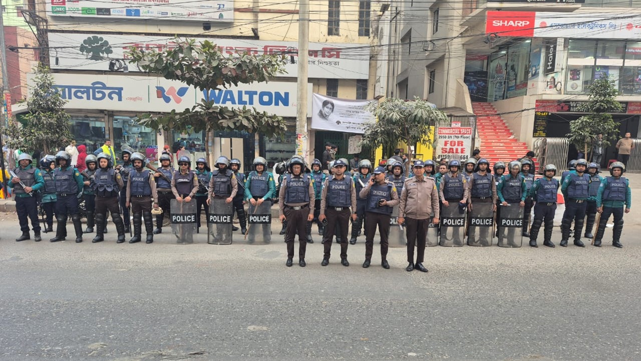 police in road