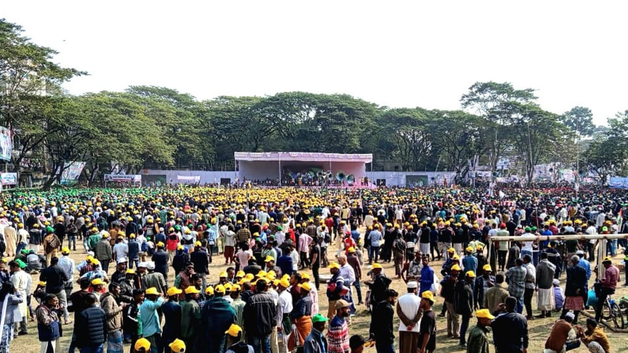 সিলেটের আলিয়া মাদরাসায় বিএনপির জনসমাবেশ। ছবি: চরচা