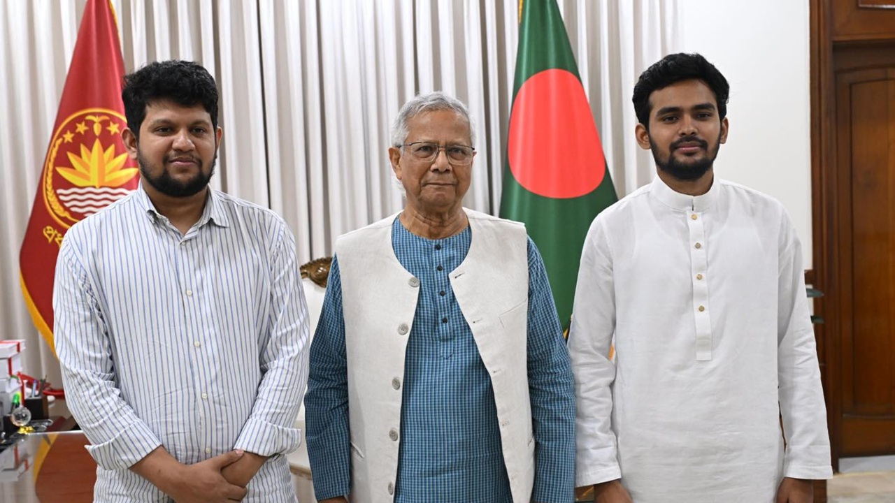 পদত্যাগ করেছেন মাহফুজ-আসিফ, তফসিল ঘোষণার পরপরই ‘কার্যকর’